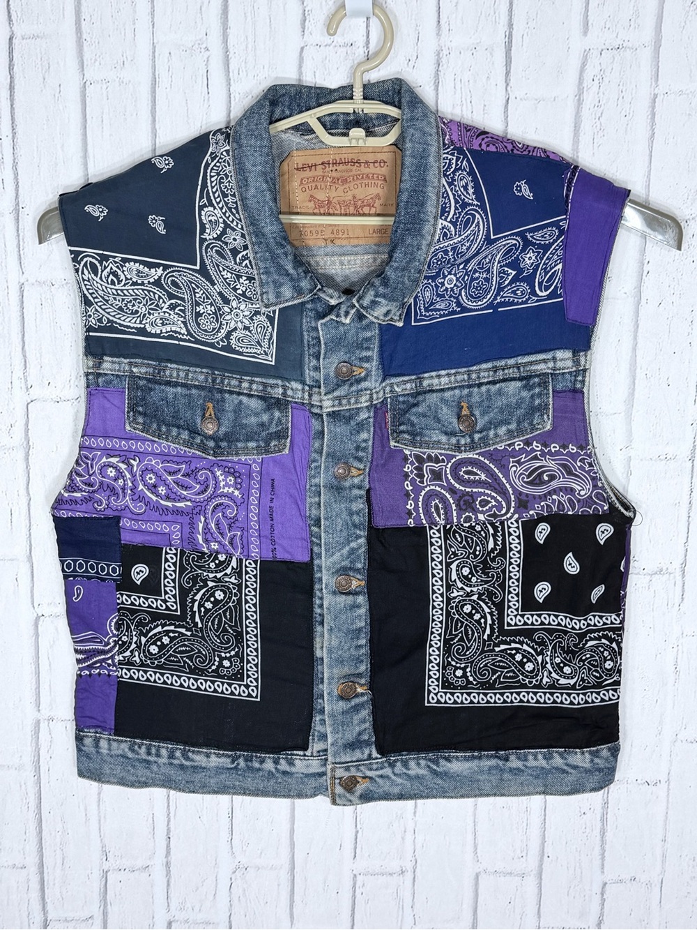 💜 Levi’s Urban Renewal Remade Bandana Patch Denim Vest L